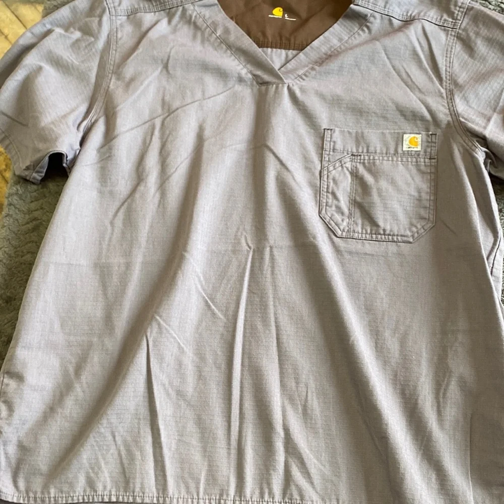 Carhartt athletic medical top size large gray, good condition with logo